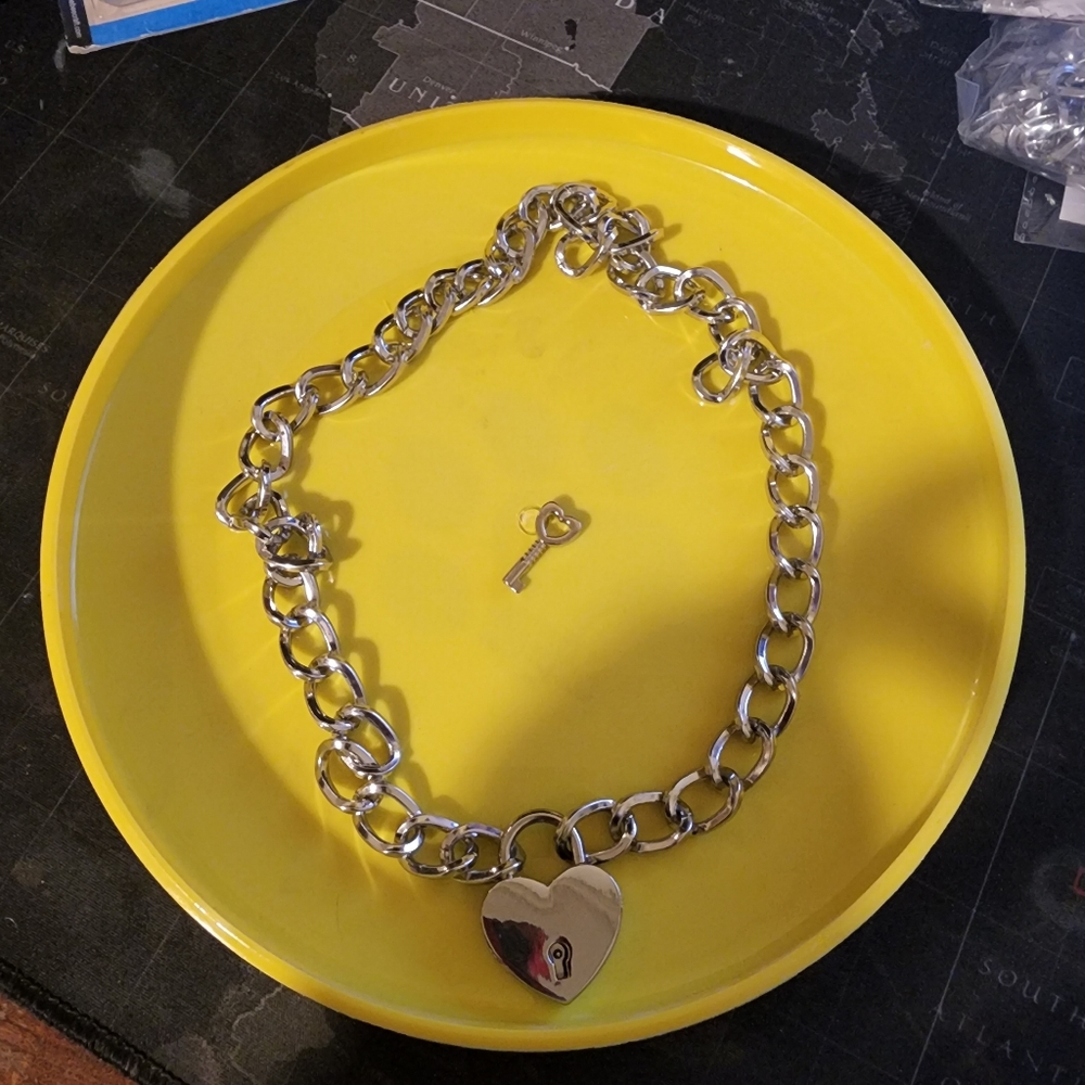 Chain with Heart Lock - Picture 2 of 2